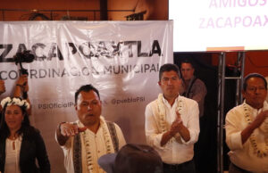 Eduardo Rivera atestigua toma de protesta de coordinadores de PSI en Chignautla y Zacapoaxtla