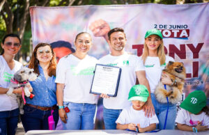 Tony Gali firma los 8 puntos de la agenda animalista propuesta por la sociedad civil