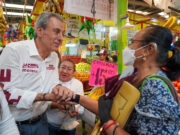 Pepe Chedraui le apuesta a la dignificación de los mercados de Puebla
