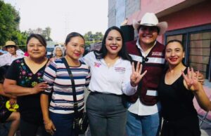 Se reune Tonantzin Fernández con vecinos de Momoxpan