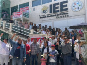 Representantes de juntas auxiliares y barrios de San Pedro Cholula, clausuran oficinas del IEE