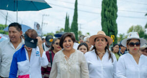 Roxana Luna inicia un plantón indefinido afuera del TEEP