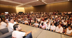 Los jóvenes, clave para el progreso en Puebla: Armenta