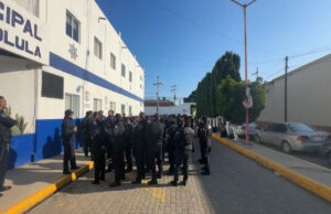 Policías de San Pedro Cholula exigen el cese de tres mandos