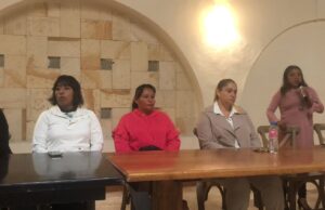 Mujeres cholultecas arropan a Tonantzin Fernández