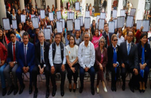 En San Pedro Cholula 48 personas reciben su constancia del IEEA