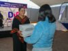 Lupita Cuautle entrega apoyos alimentarios a familias sanandreseñas
