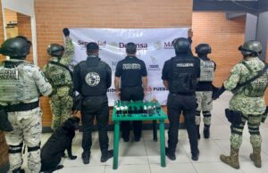 Aseguran celulares y artículos prohibidos en operativos en Cereso de Cholula y Tepexi