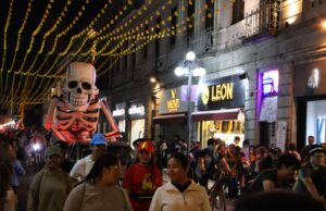 Jóvenes participan en Camino hacia el Mictlán