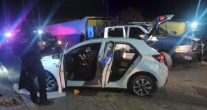 En persecución, policía de SPC detiene a sujeto que atentó con ellos