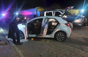 En persecución, policía de SPC detiene a sujeto que atentó con ellos