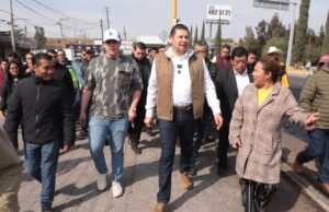 Supervisa Alejandro Armenta pavimentación en bulevar Atlixco