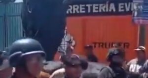 Detienen pobladores a menor por presunto abigeato en Calpan