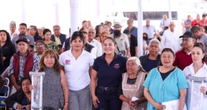 Entrega Lupita Cuautle apoyos funcionales que mejoran la vida de las personas con discapacidad