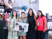 Lupita Cuautle reconoce a madres sanandreseñas con entrega de obsequios en escuelas