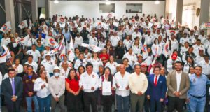 Cumple Tonantzin Fernández con base trabajadora
