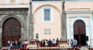 Entrega Tonantzin Fernández, 500 faroles a mayordomías
