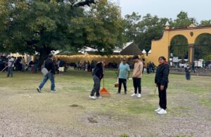 Música, escobas y tradición se viven en la Limpia en SPC