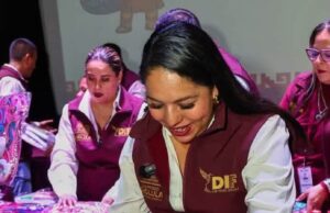 Amoxtli lleva útiles escolares a preescolares cholultecas