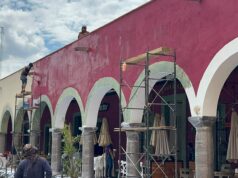 Defiende Tonantzin Fernández nuevos colores del Portal de Cholula