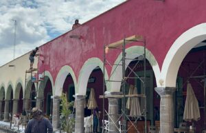 Defiende Tonantzin Fernández nuevos colores del Portal de Cholula